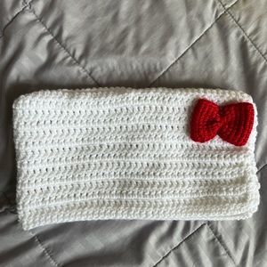 Hello kitty cat beanie ❤️
Material: red and white acrylic yarn